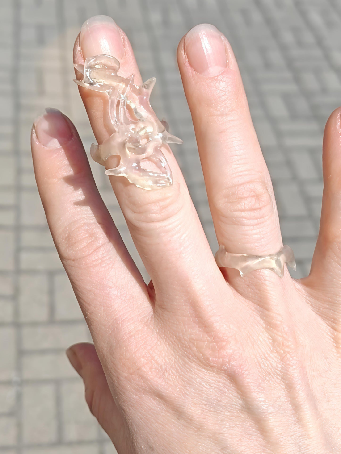 Frozen Thorns – Transparent Fishbone Ring
