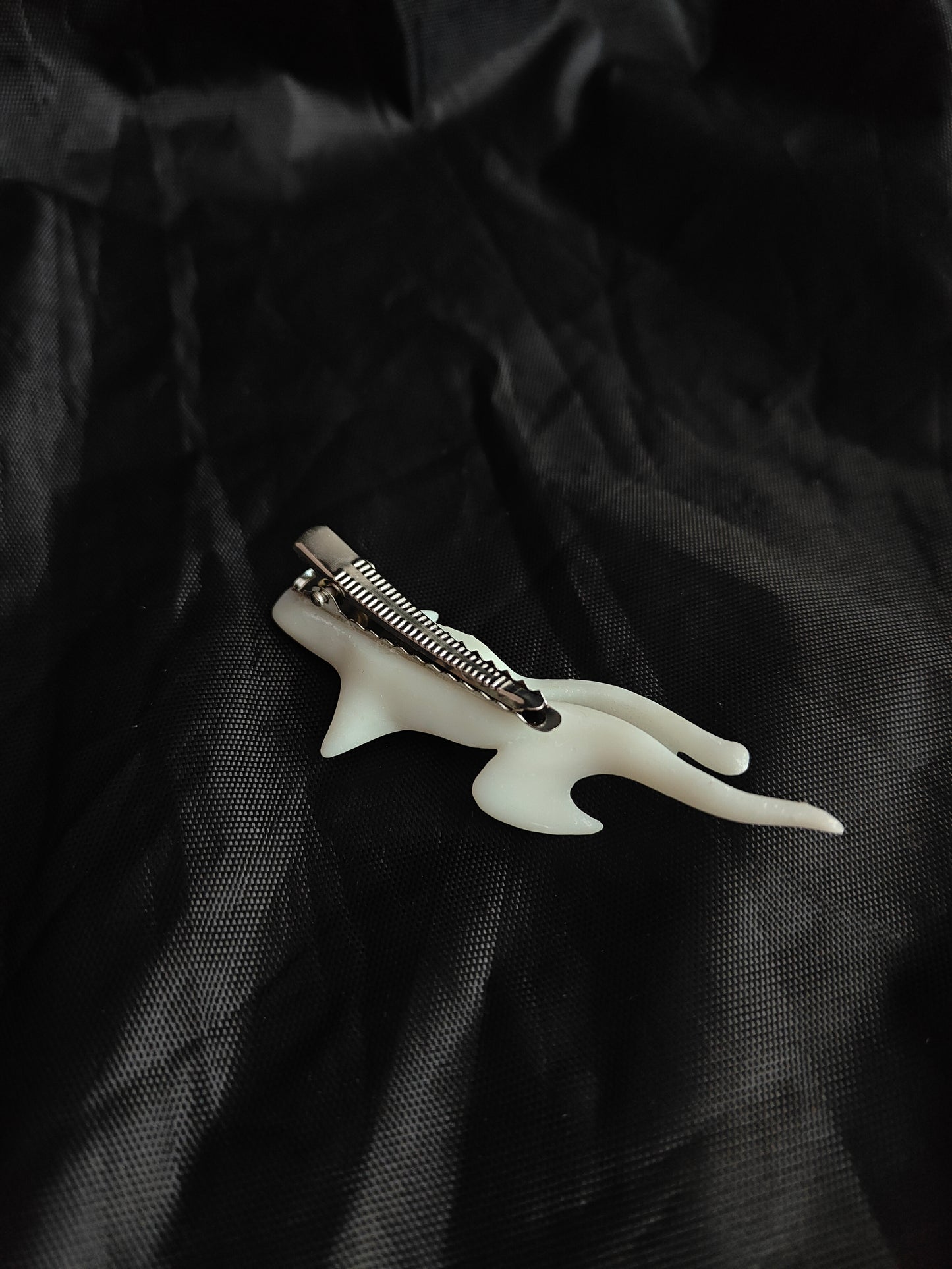 Thorn Of A Fin Hairclip